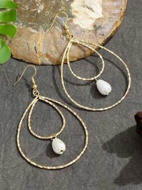 Gold Pearl Teardrop Earrings | Hawaiian, Islander Style